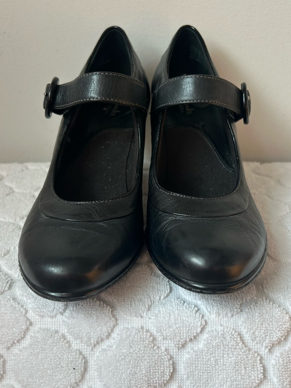Clarks Emily 2 Mabel Black Leather Mary Jane Pumps. Size 8. - Picture 2 of 12
